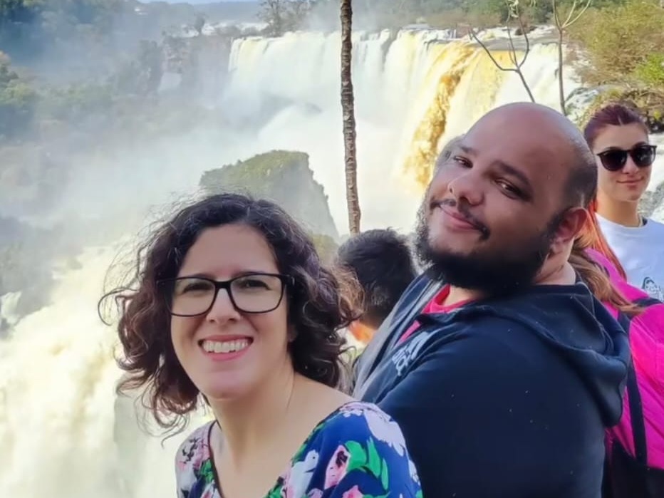 João Aranha e sua acompanhante nas Cataratas do Iguaçu